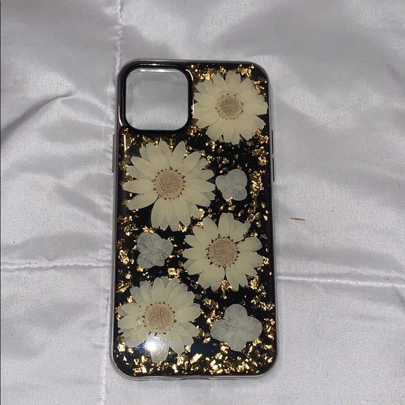 IPHONE CASES - Picture 2 of 8